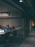 الشركات الناشئة