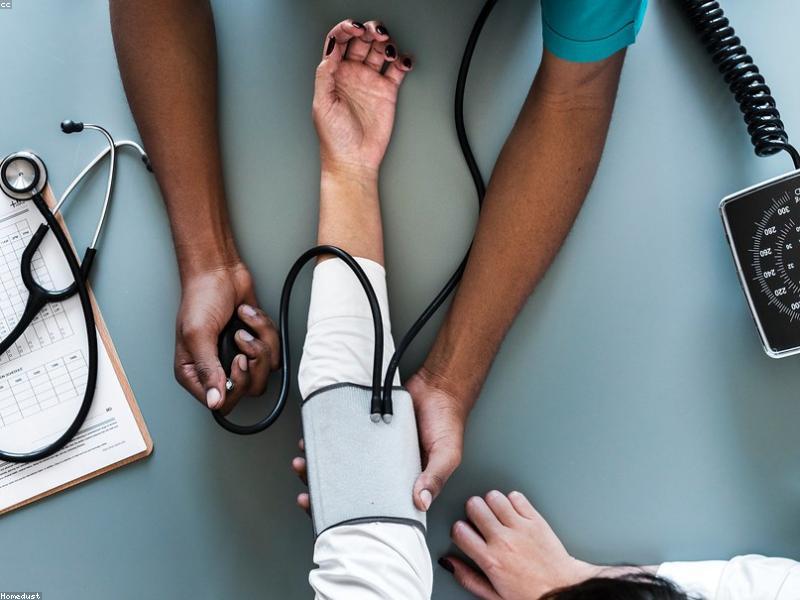 Multi-Parameter Patient Monitor MP-700 with Central Station Connectivity